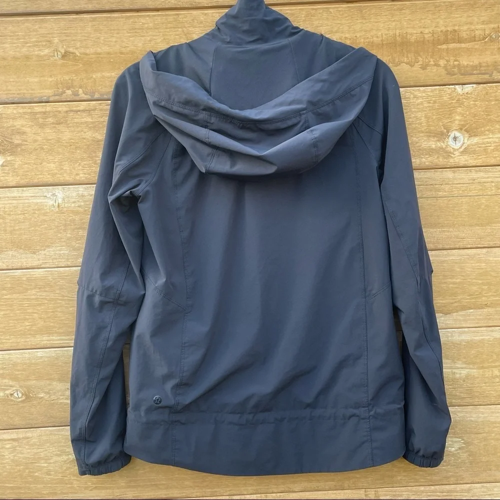 Lululemon Black Women Jacket with Hoodie and lining Size 4